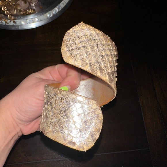 Silver snake skin cuff bracelet  REAL LEATHER  adjustable - Picture 2 of 4